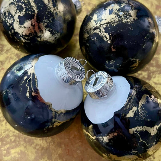 🎄 Mini-Workshop: Weihnachtskugeln gestalten mit Alcohol Inks