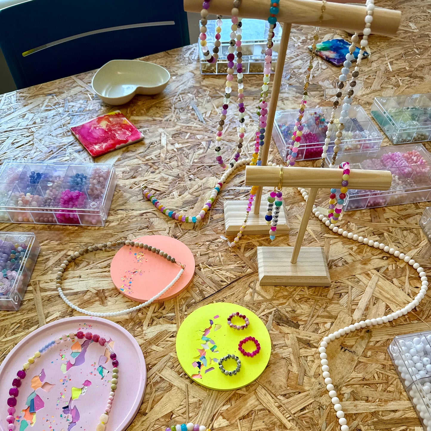 ✨ Perlen & Prosecco – After Work Schmuckworkshop