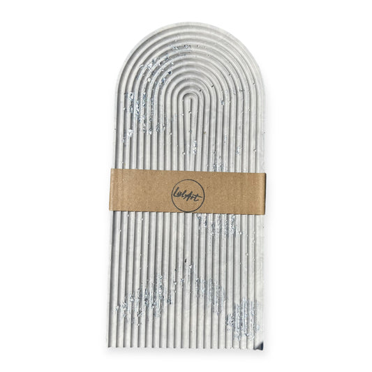 Rainbow Ablage aus Jesmonite, grau & silber