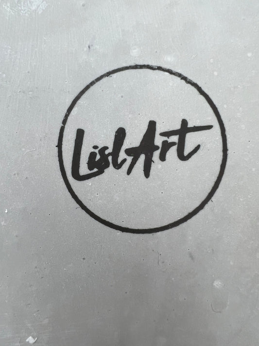 Rainbow Ablage aus Jesmonite, grau & silber